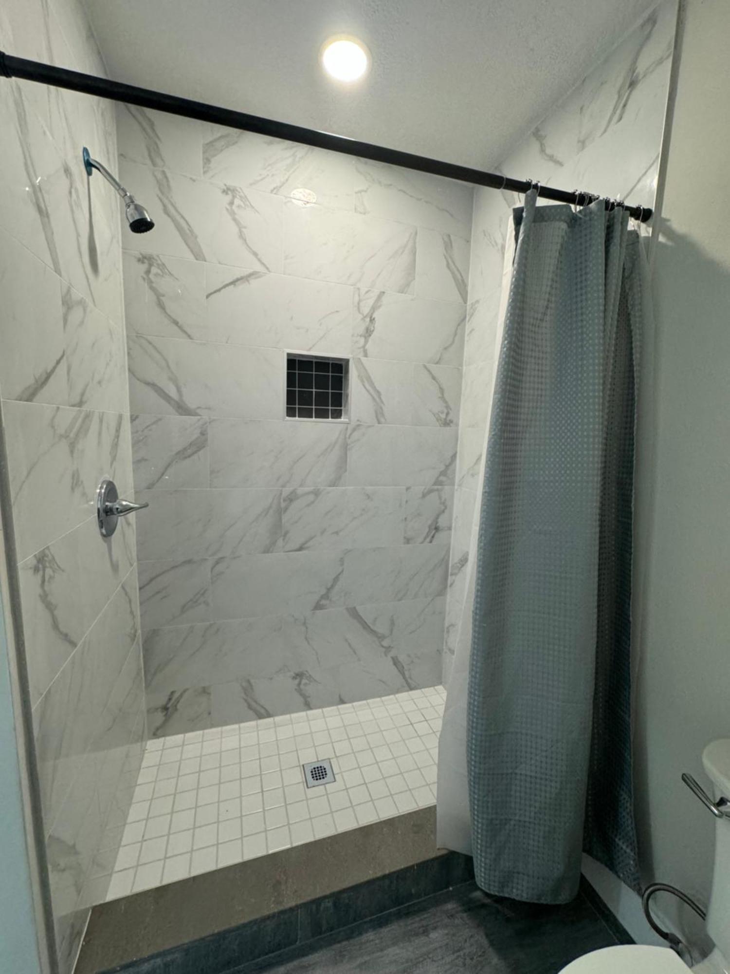 Deluxe Apartment Whit Laundry Тампа Екстериор снимка