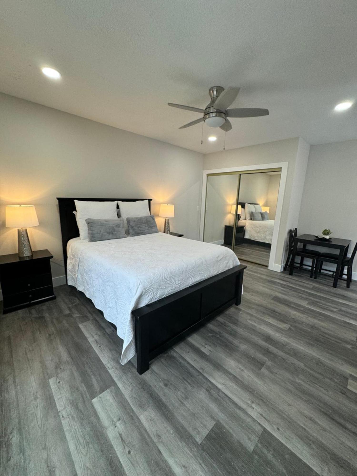 Deluxe Apartment Whit Laundry Тампа Екстериор снимка