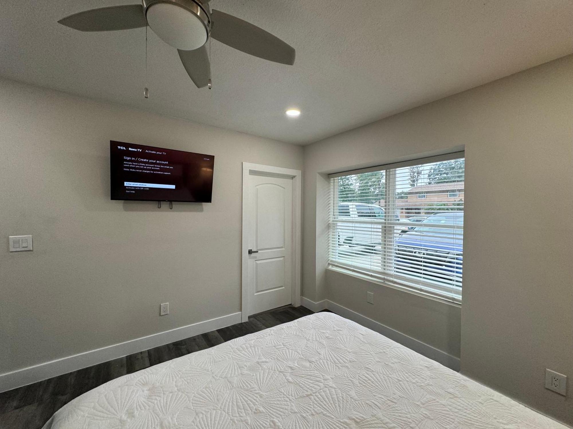Deluxe Apartment Whit Laundry Тампа Екстериор снимка