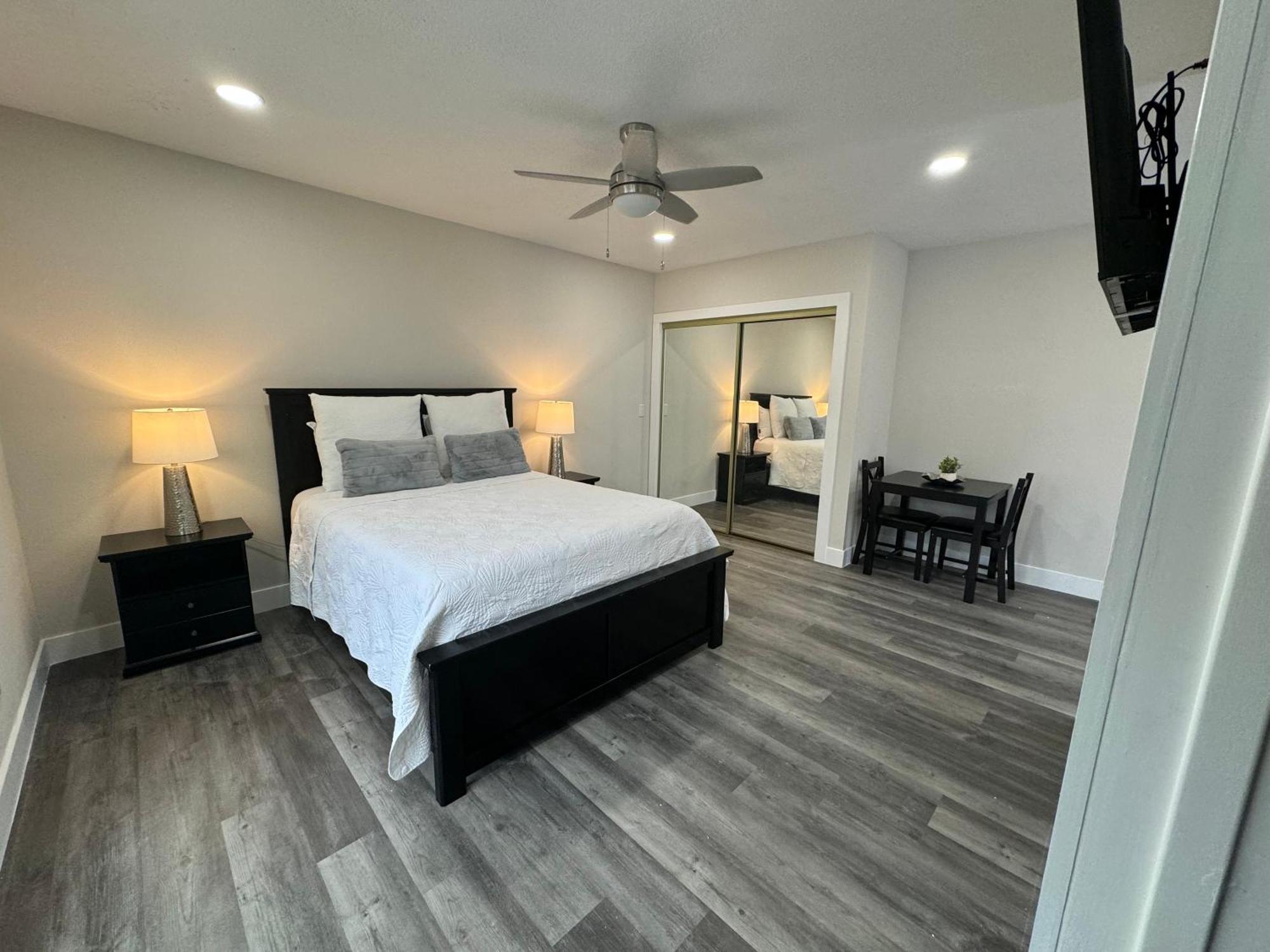 Deluxe Apartment Whit Laundry Тампа Екстериор снимка