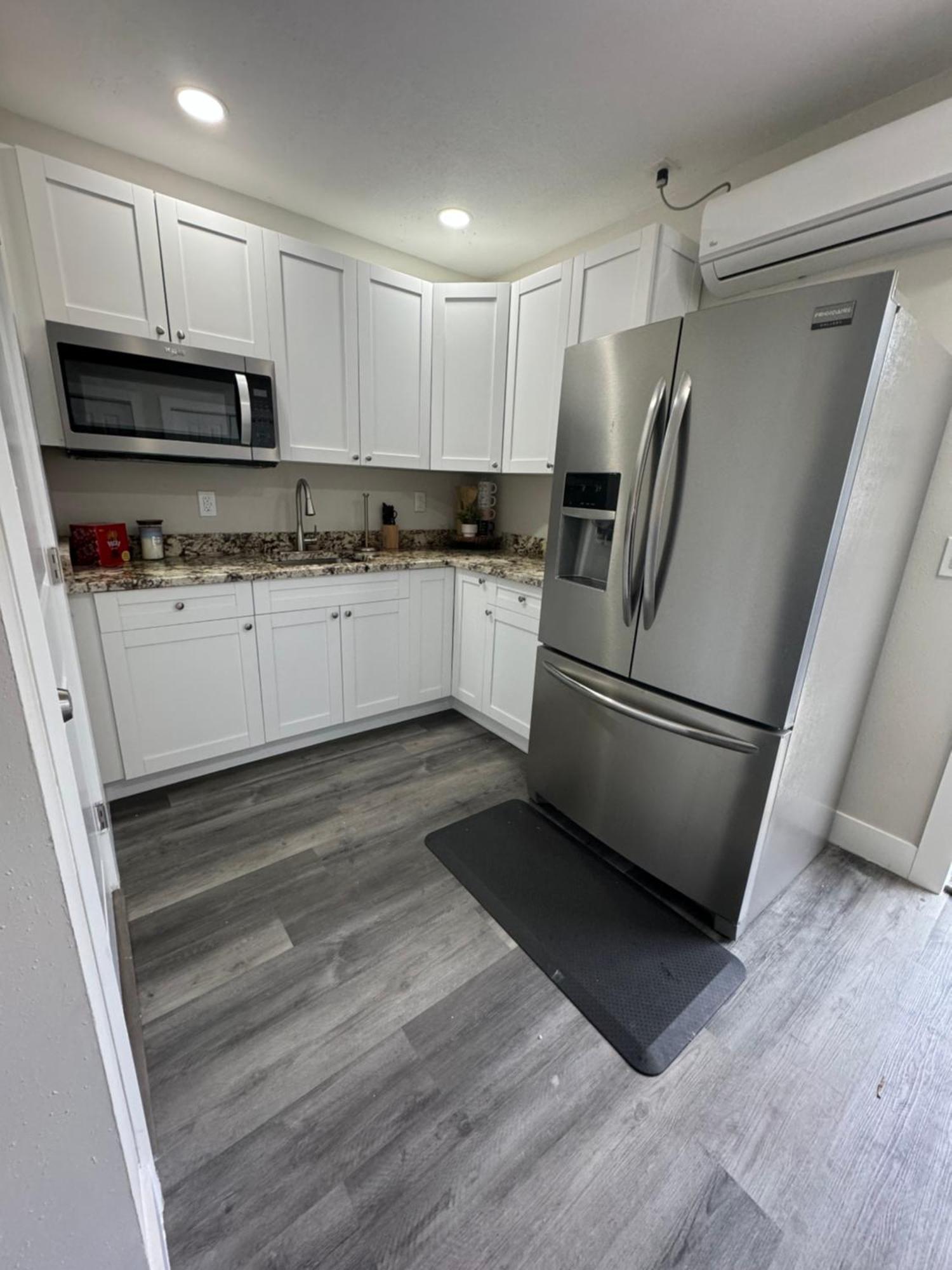 Deluxe Apartment Whit Laundry Тампа Екстериор снимка